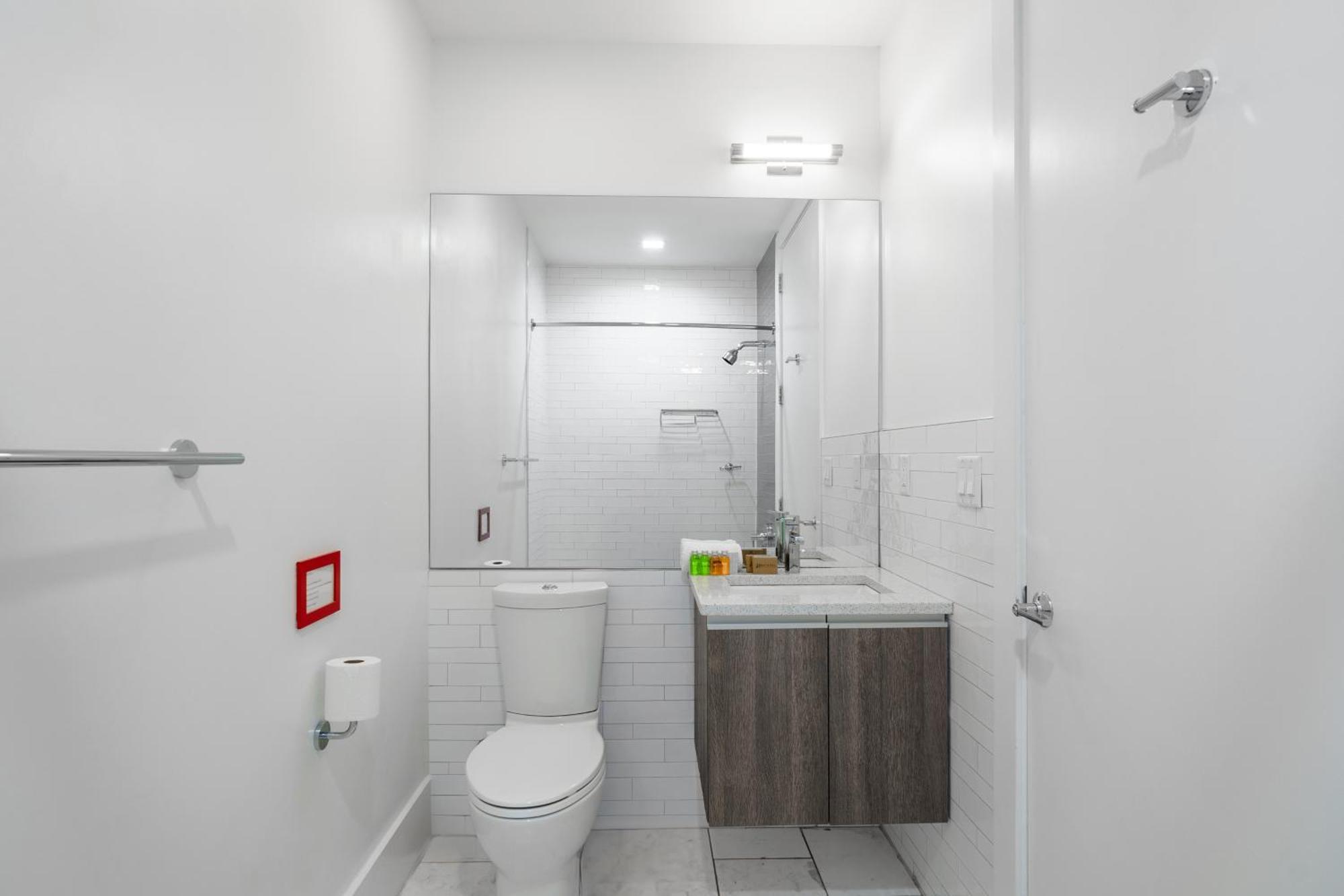 Dharma Home Suites Хобокен Экстерьер фото