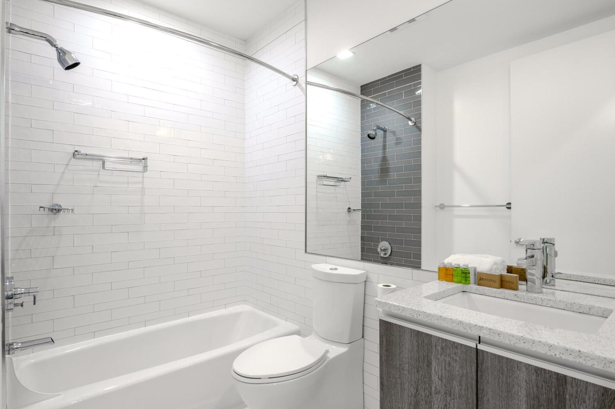 Dharma Home Suites Хобокен Экстерьер фото