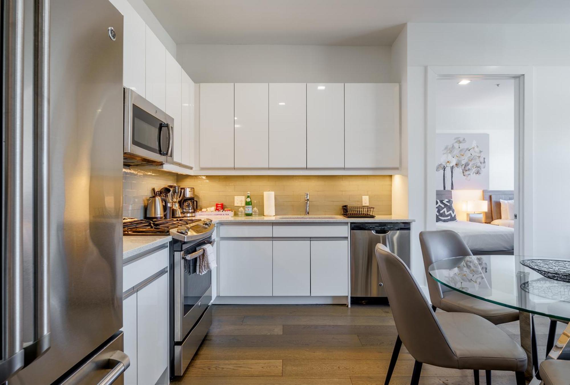 Dharma Home Suites Хобокен Экстерьер фото