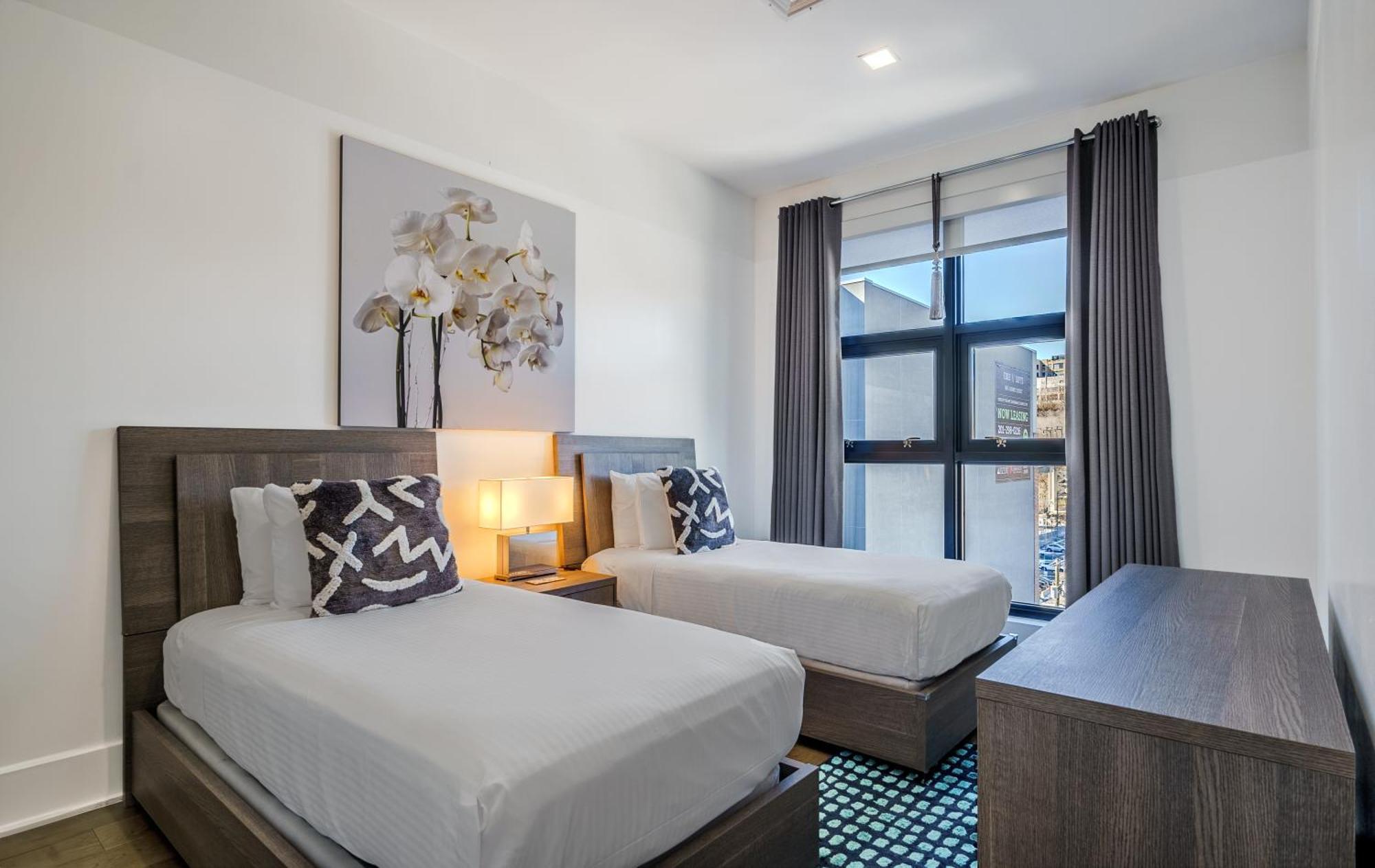 Dharma Home Suites Хобокен Экстерьер фото